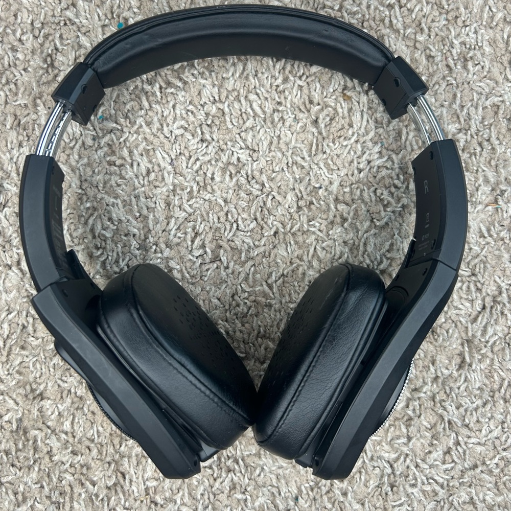 Denon Wireless Extendable Headphones (No charger included) - Picture 4 of 7